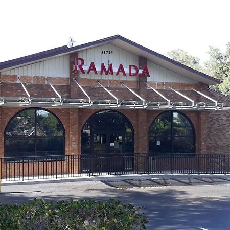 Hotel Ramada By Wyndham Temple Terrace/Tampa North Exterior foto