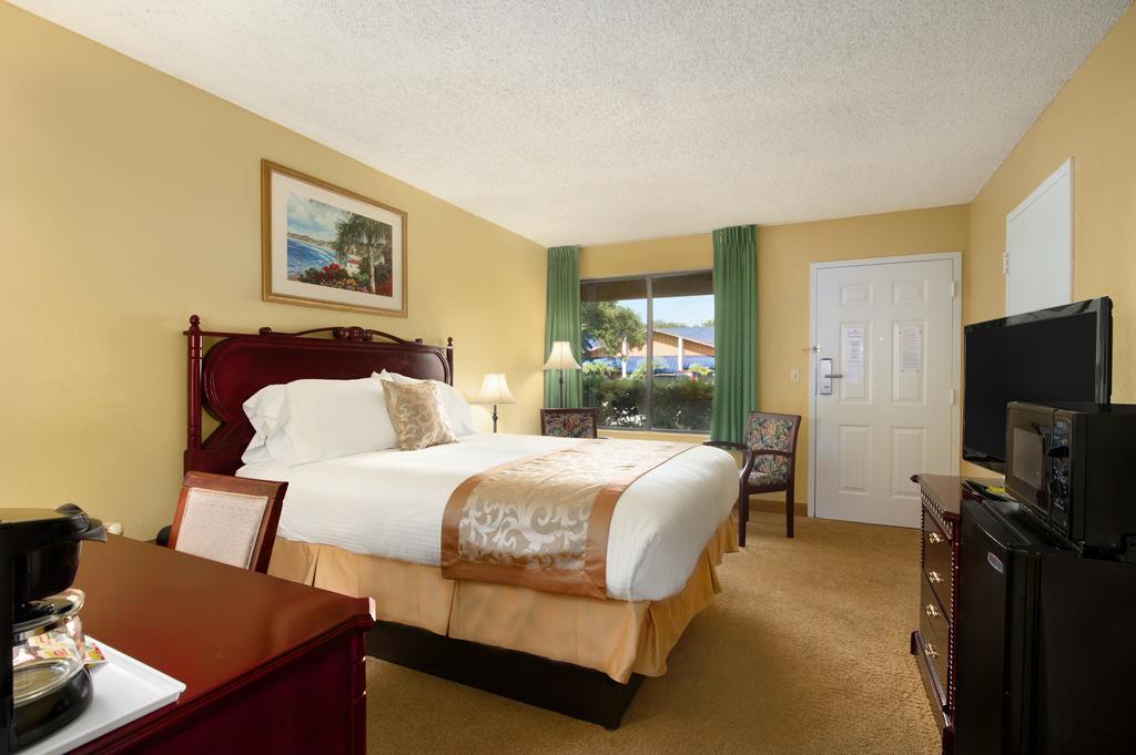 Hotel Ramada By Wyndham Temple Terrace/Tampa North Habitación foto